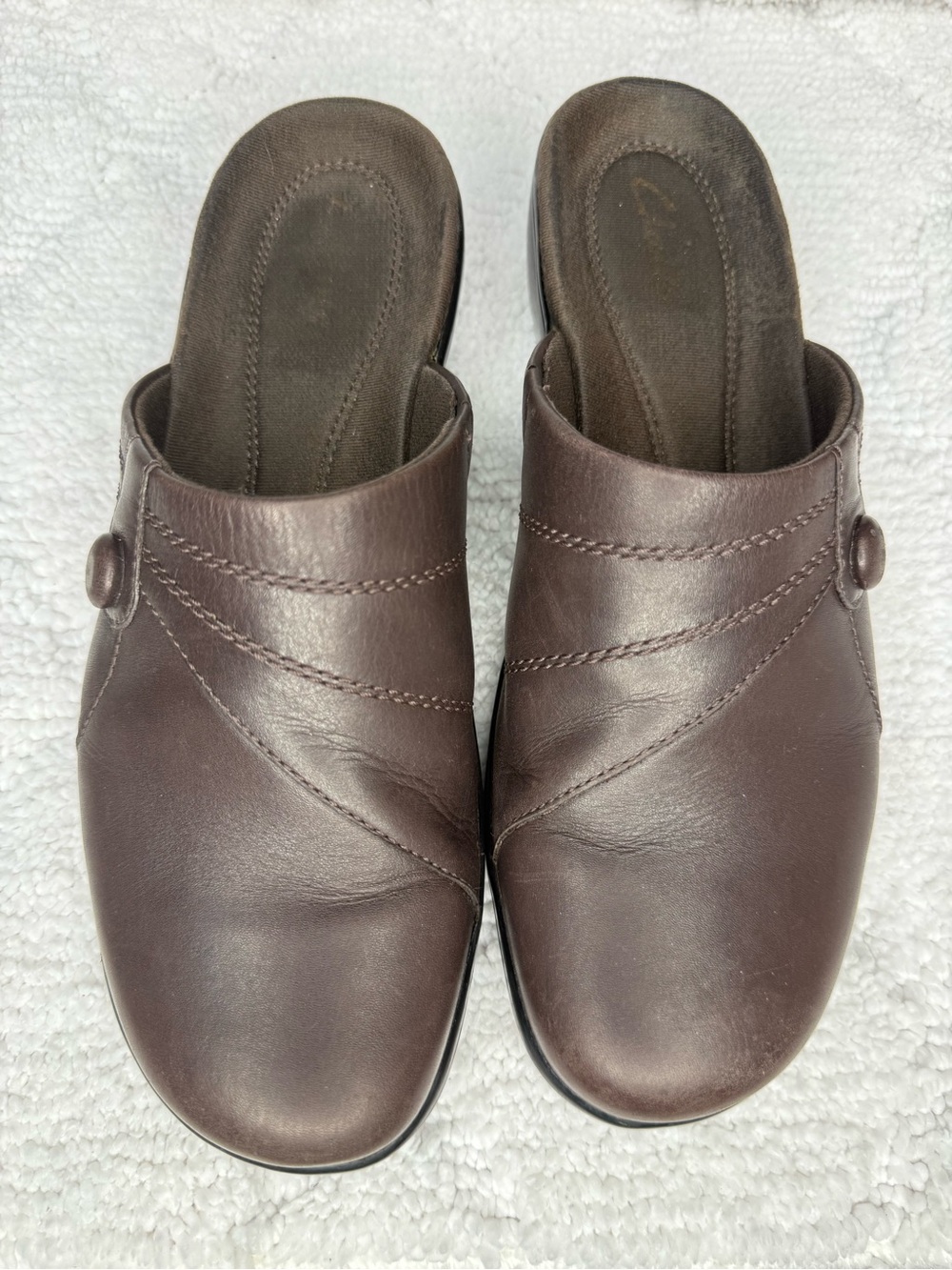 Clarks Brown Leather Clogs Womens 7 M Slip On Wedge Mules Button Detail